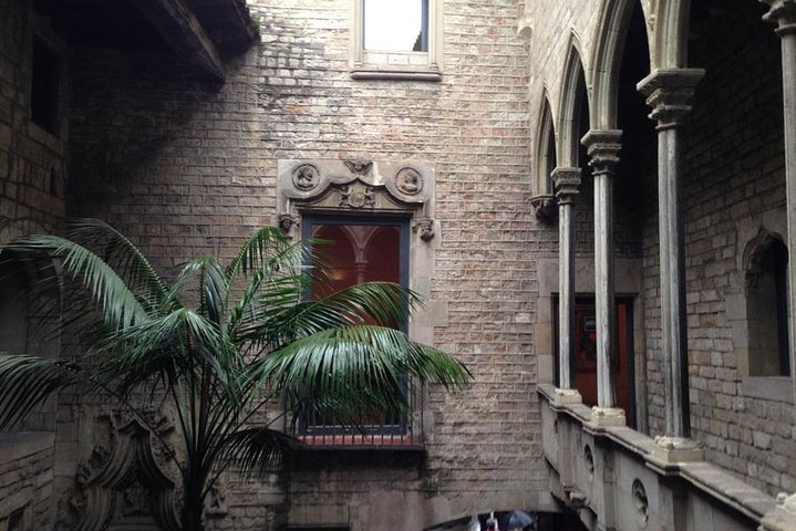 Gothic Quarter & Picasso Museum Private tour - Image 3