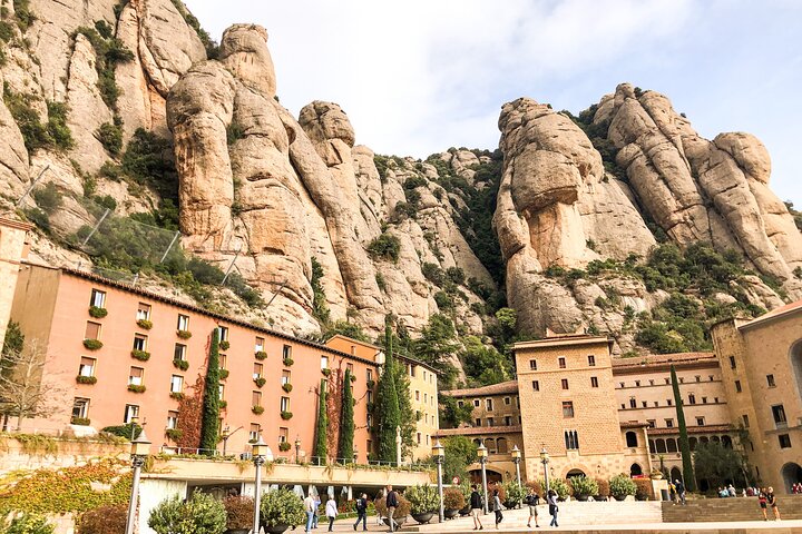 Half-Day Private Tour of Montserrat from Barcelona - Image 3