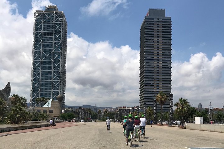 Historical E-bike Tour in Barcelona - Image 4