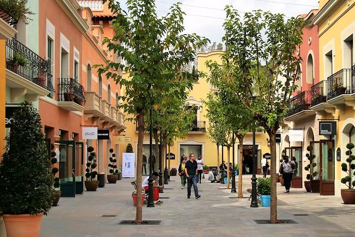 La Roca Village Private Visit with Luxury Vehicle from Barcelona with pick up - Image 2