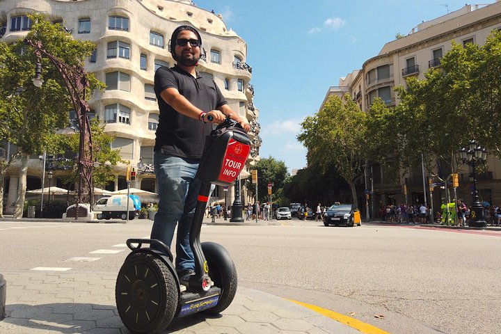 Live-Guided Barcelona Segway Tour - Image 5