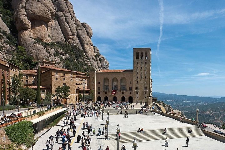 Montserrat Mountain, Wine Tasting & Tapas Lunch - Image 1