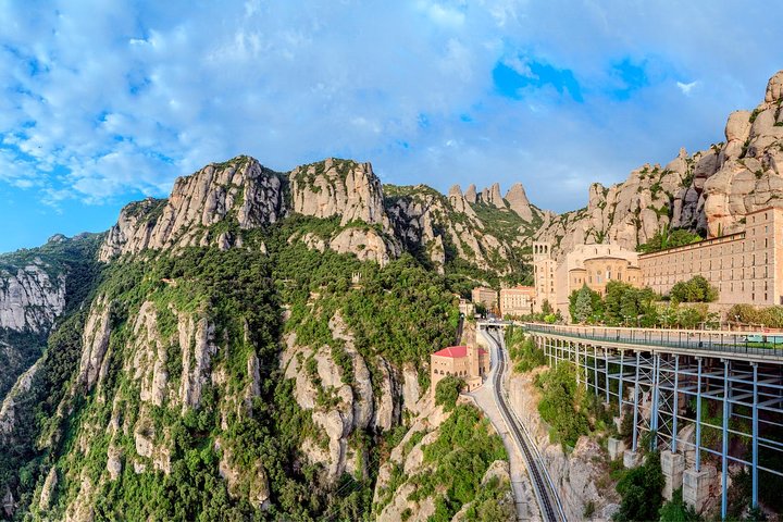 Montserrat Private Guided Tour with Pick up - Image 5