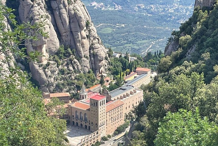 Montserrat Private Tour from Barcelona with Pick-up - Image 3