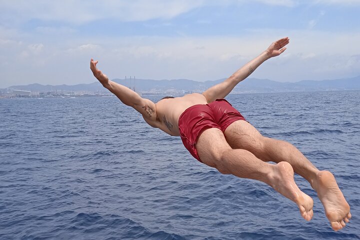 Private 4-Hour Sailboat Experience in the Mediterranean - Image 4