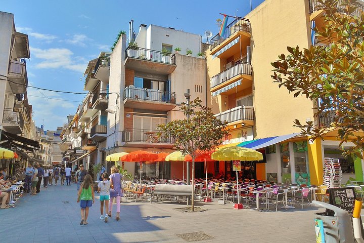Private 5-hour Tour of Sitges from Barcelona with official tour guide - Image 3