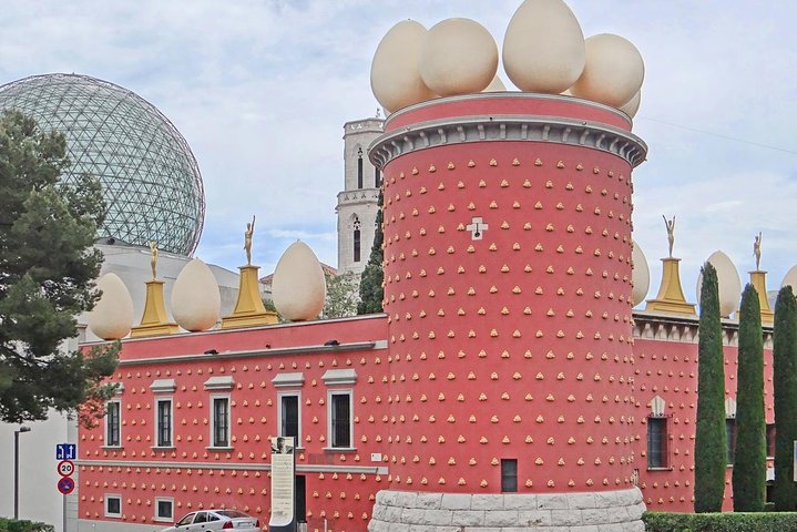 Private 6-Hour tour of Dali Museum in Figueras from Barcelona with Hotel pick up - Image 1