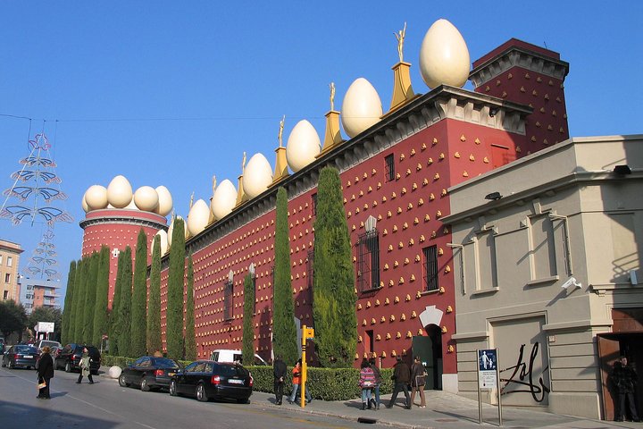 Private 6-Hour tour of Dali Museum in Figueras from Barcelona with Hotel pick up - Image 4