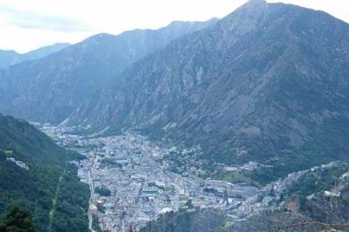 Private Andorra Tour : Sightseeing & Shopping + Local Lunch - Image 4