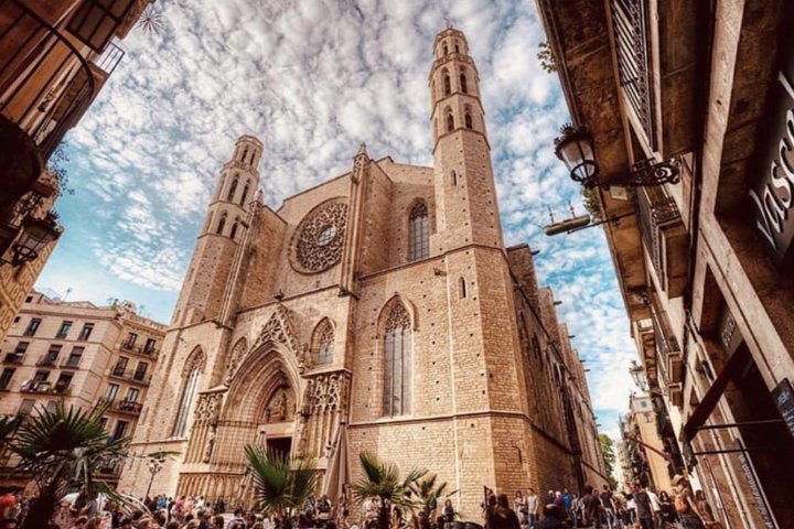 Private Barcelona Walking Tour & Flamenco Show + Tapas Dinner - Image 5