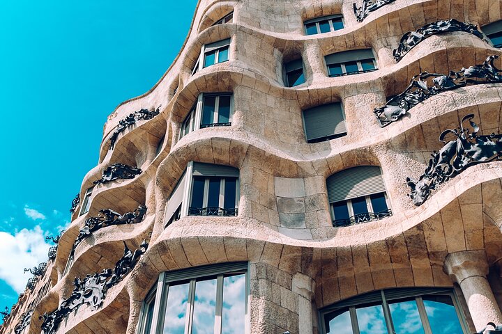 Private Best of Barcelona with Sagrada Familia Guided Tour - Image 5