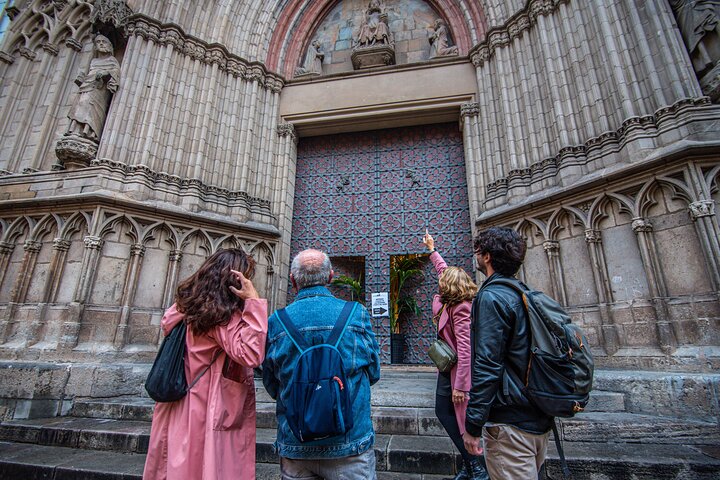 Private Best of Barcelona with Sagrada Familia Guided Tour - Image 3