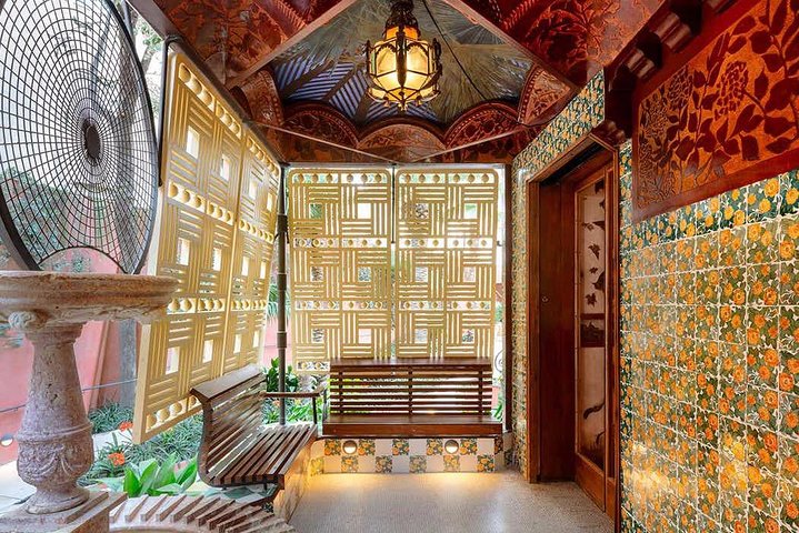 Private Casa Vicens & Skip-the-line + Official Licensed Guide - Image 4