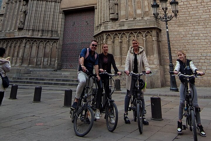 Private custom e-Bike Tour: Gaudi, Montjuic, Gothic & more! - Image 5