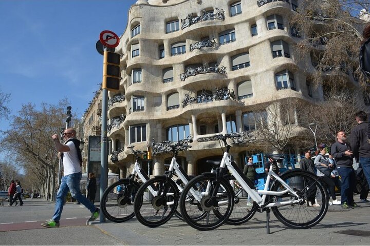 Private custom e-Bike Tour: Gaudi, Montjuic, Gothic & more! - Image 3