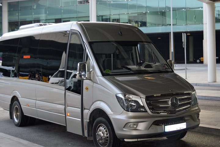 Private Customized Tour from Barcelona to Zaragoza with Guide and Transportation - Image 3