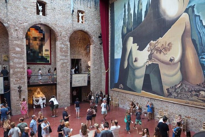 Private Dalí Museum and Tour from Barcelona - Image 4