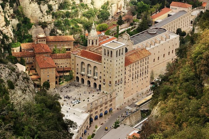 Private Full Day City Tour of Barcelona and Monastery of Montserrat w/ pick up - Image 5