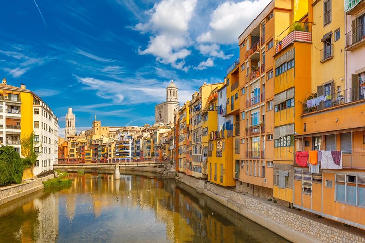Private Girona Tour & Costa Brava Beach + Seaside Lunch - Image 2
