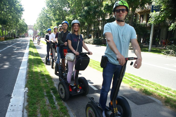 PRIVATE Live-Guided Barcelona 3-hour Segway Tour - Image 3