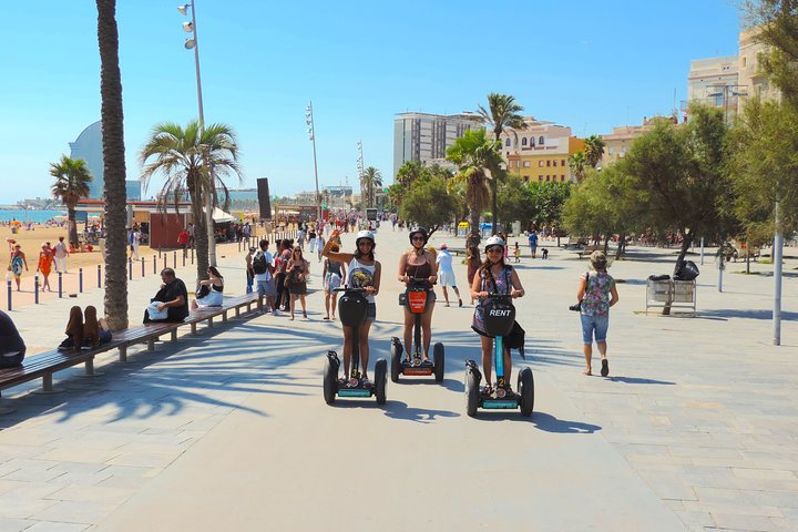 Private Live Guided Barcelona Segway Tour - 180 min - Image 2