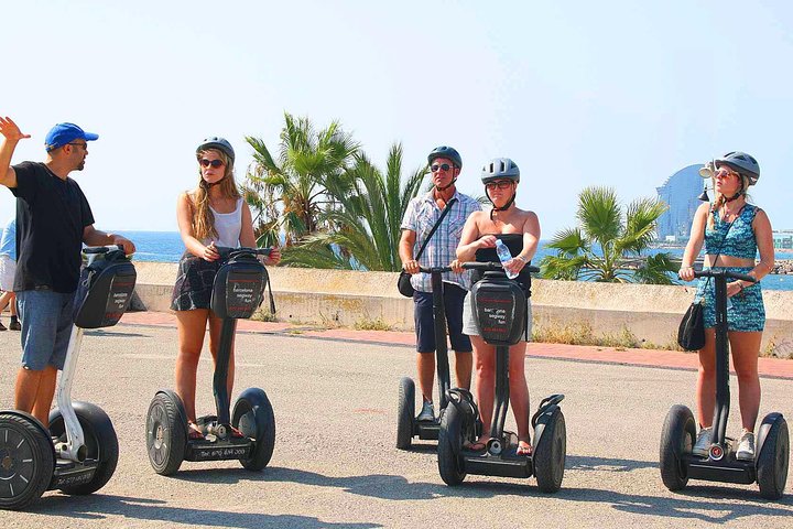 Private Live Guided Barcelona Segway Tour - 180 min - Image 3