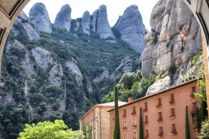 Private Montserrat Tour & Organic Farming Winery + Local Lunch  - Image 3