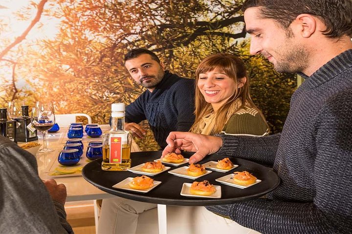 Private Oil Tasting Tour - Image 2