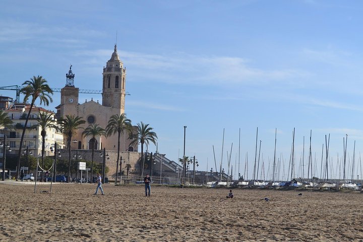 Private Sitges, Wine Tasting & Chocolate Tour + Local Lunch  - Image 2