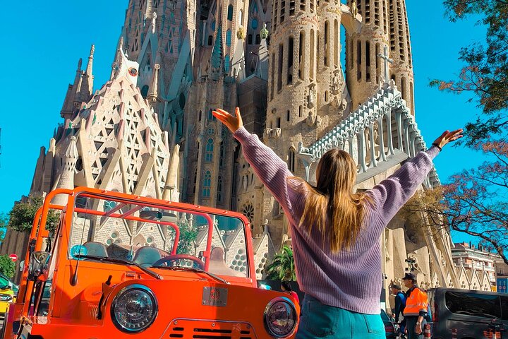Private Tour around Barcelona - Image 1
