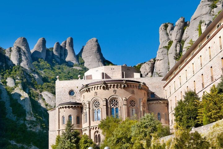 Private Tour from Barcelona to Monserrat - Image 4