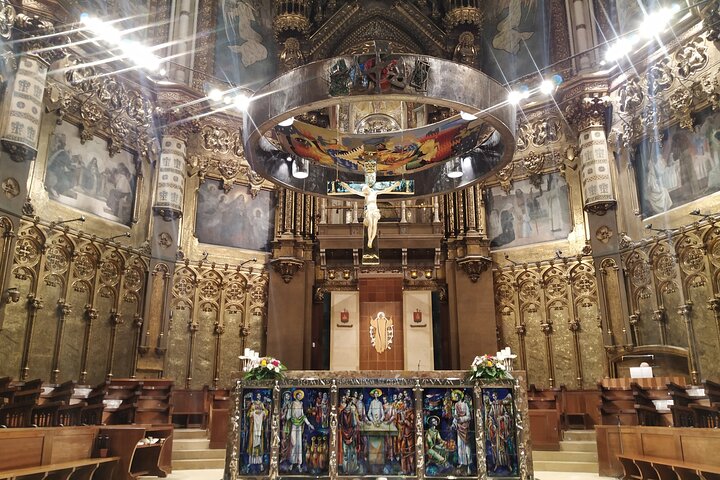 Private Tour to Montserrat with a specialized local guide - Image 5