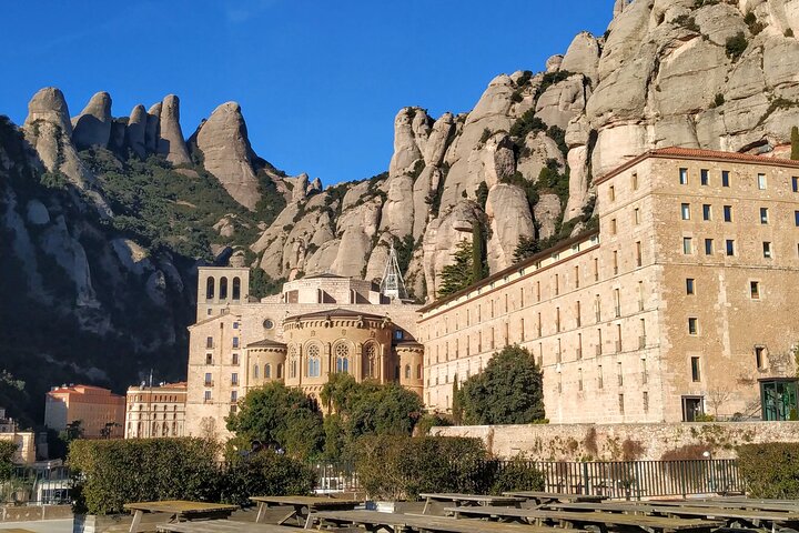 Private Tour to Montserrat with a specialized local guide - Image 1