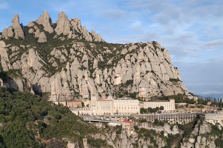 Private Tour to Montserrat with a specialized local guide - Image 3