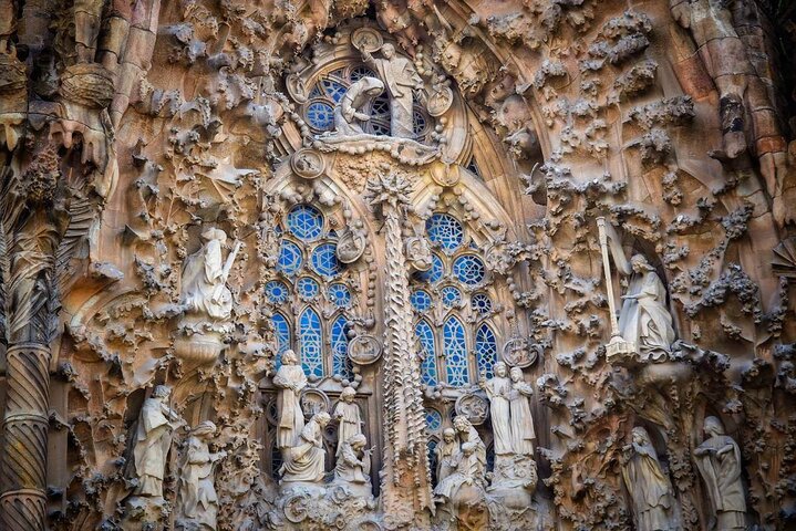 Sagrada Familia: Fast Track & Tower Access with Pick and Drop Off - Image 5