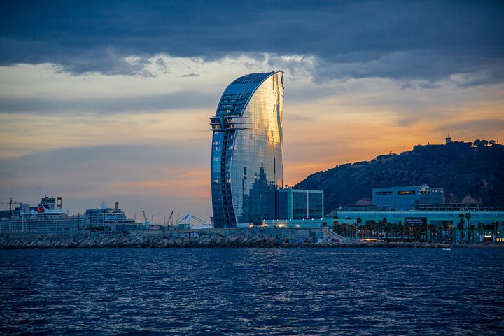 Seaside Wonders Tour in Barcelona - Image 3