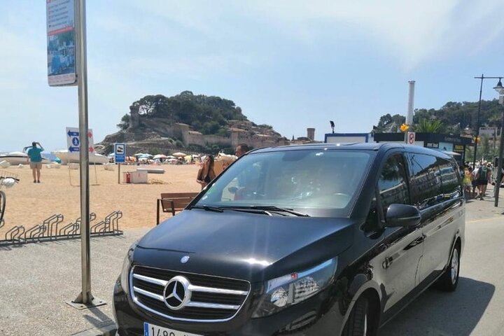 Visit Tossa De Mar and Girona for 8 Hours from Barcelona - Image 2