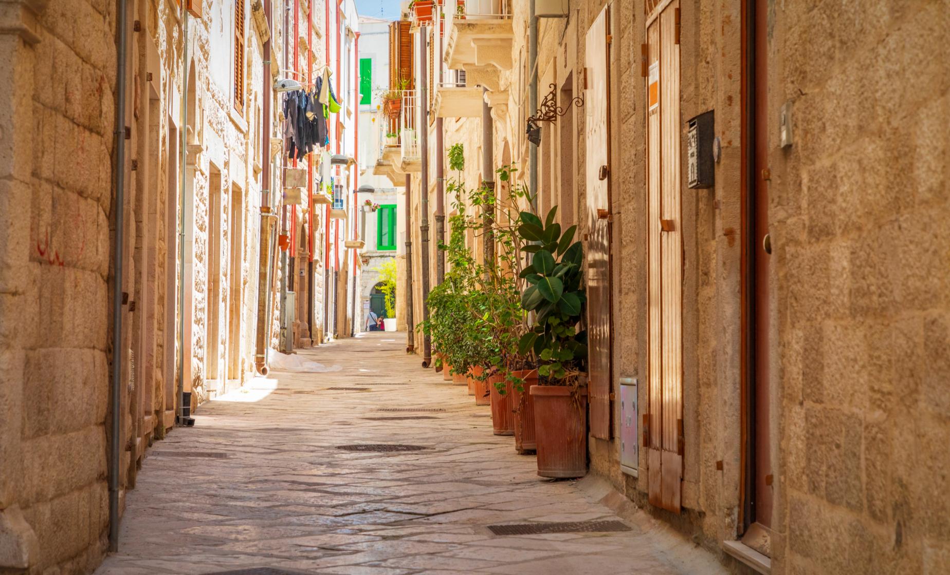Walking Tour of Bari - Image 1