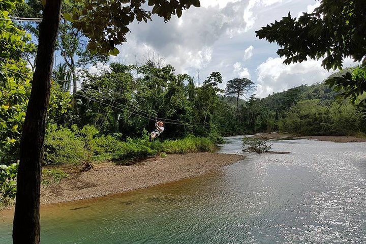 Cave Kayaking & Ziplines in Nohoch Che’en Park from Belize City - Image 4