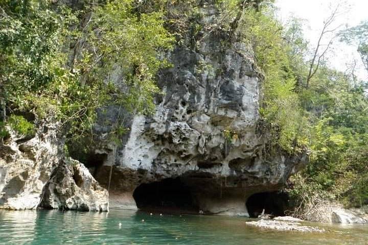 Cave Tubing and Zip line Combo Tour from Belize City with Belizean Lunch Special - Image 3
