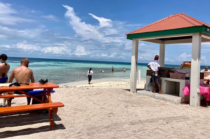 Goff's Caye Beach And Snorkeling - Image 5