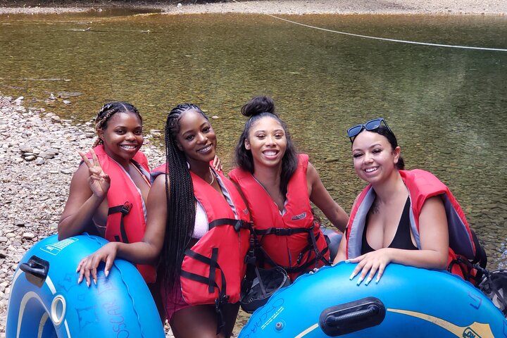 Private Belize Cave Tubing & Howler Monkey Sanctuary Combo Tour with Lunch - Image 2