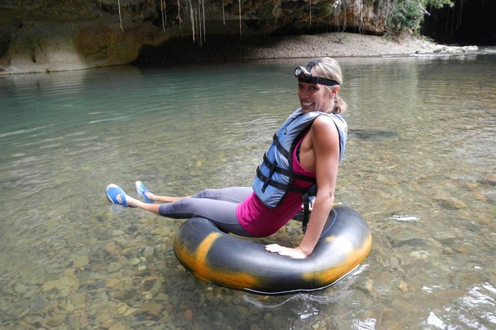 Private Belize Cave Tubing & Howler Monkey Sanctuary Combo Tour with Lunch - Image 4