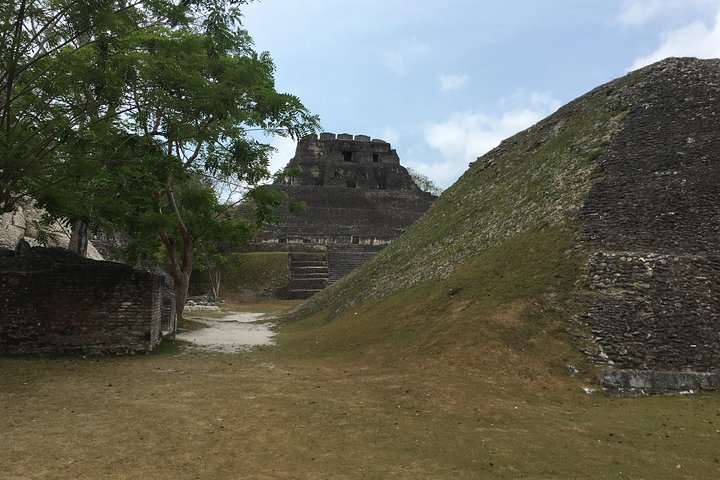 Private Xunantunich Mayan Ruin Tour from Belize City - Image 1