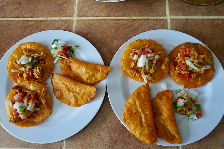 Sea View Pool, Food, and Drinks at the outskirt of Belize City! - Image 3