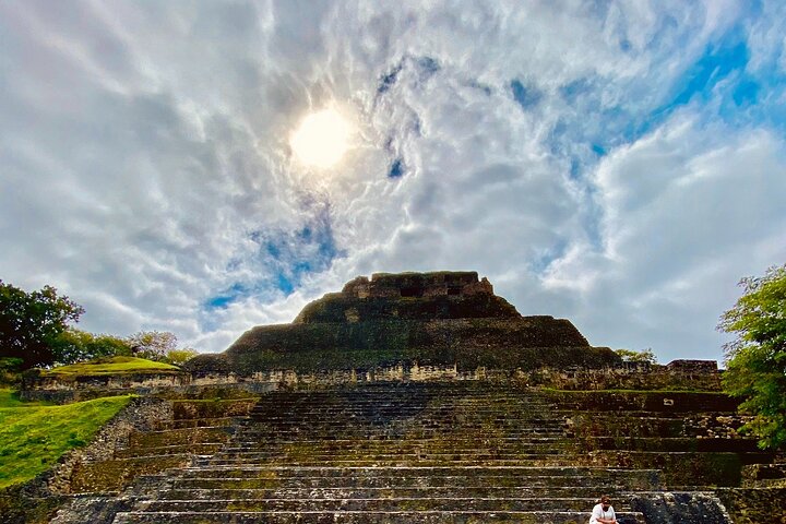Xunantunich and Inland Blue Hole Tour - Image 3