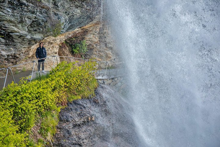 AMAZING HARDANGER FJORD: Private guided round trip from Bergen, 10 hours - Image 5