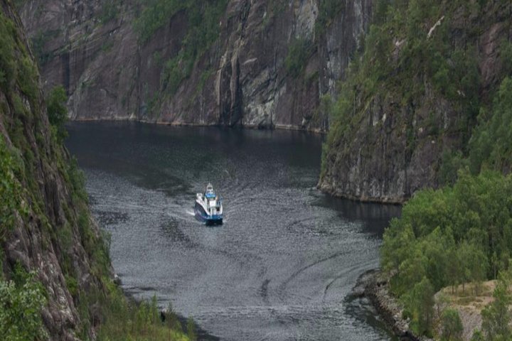 Bergen: Mostraumen Fjord Cruise - Image 4