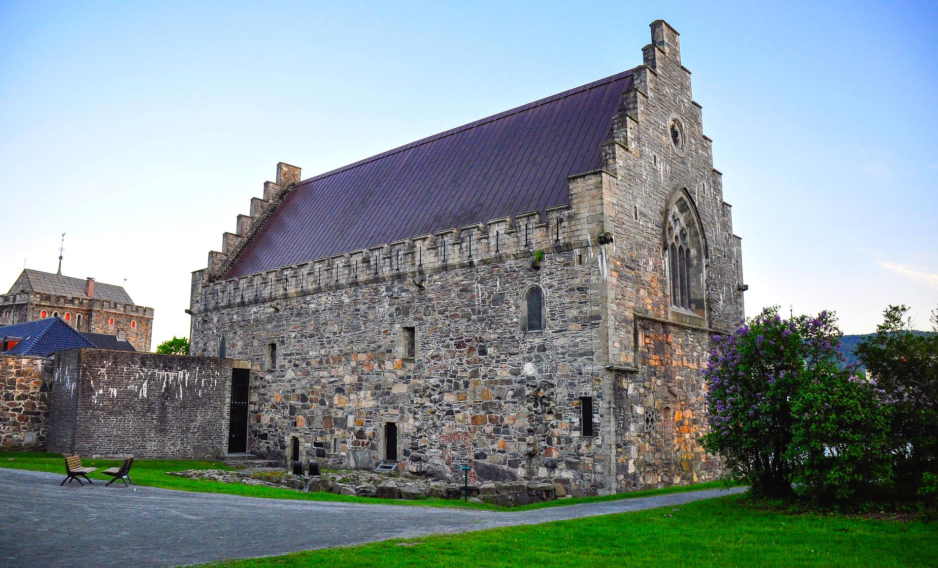 Private 2-Hour Walking Tour of Wharf and Fortress - Image 1