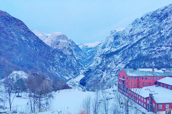 PRIVATE GUIDED TOUR: Highlights of Norway – Trip to the Sognefjord – WINTER - Image 1